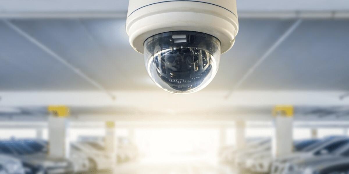 Veilige opslagfaciliteiten met 24/7 surveillance en alarmsystemen